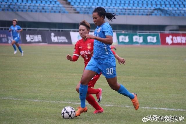 哈登在九项统计领先，韦德在冠军和关键表现占优